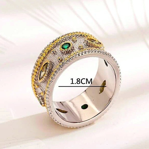 Silver Peridot Emerald Zircon Band Ring - Picture 3 of 3